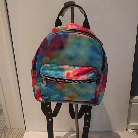 🍀🌺👠Small backpack by forever 21 🌸🍀🌺 - Picture 2 of 6